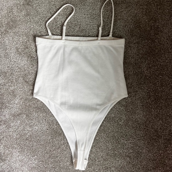 NWOT INAMORATA White Ribbed High Leg Bodysuit Adjustable Straps Medium - Picture 8 of 11